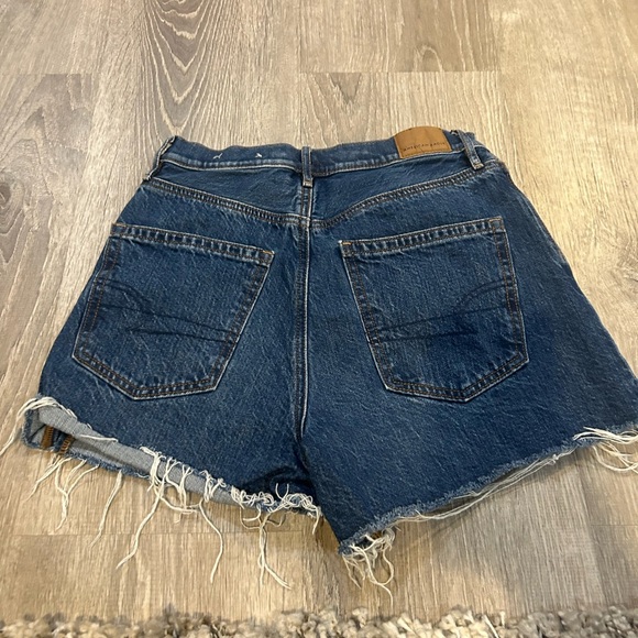American Eagle Outfitters Dark Blue Frayed Jean Shorts size 2 EUC - Picture 7 of 9